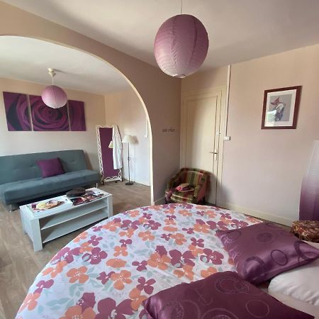 Chambres D'Hote Au Chapeau Claque Cabaret Gueugnon Εξωτερικό φωτογραφία