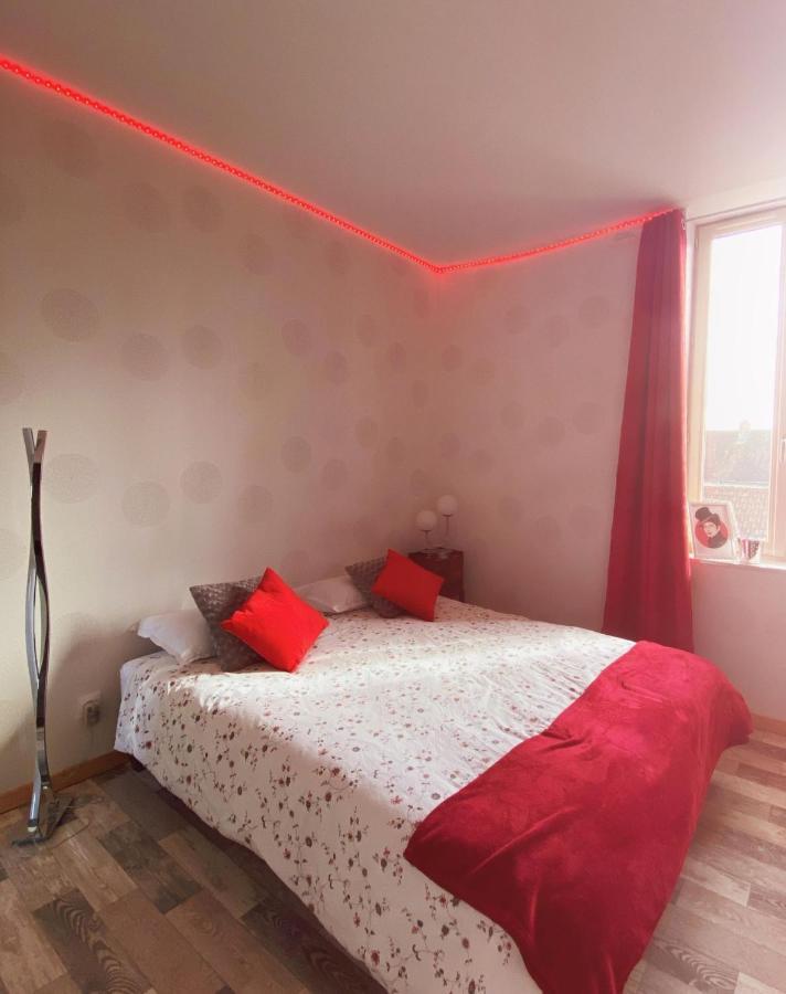Chambres D'Hote Au Chapeau Claque Cabaret Gueugnon Εξωτερικό φωτογραφία
