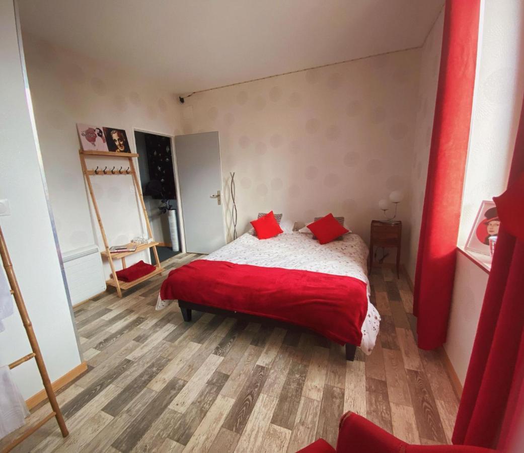 Chambres D'Hote Au Chapeau Claque Cabaret Gueugnon Εξωτερικό φωτογραφία