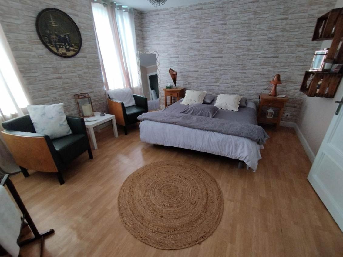 Chambres D'Hote Au Chapeau Claque Cabaret Gueugnon Εξωτερικό φωτογραφία